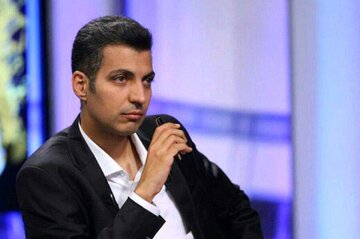 استقبال ویژه از عادل فردوسی‌پور در نمایشگاه کتاب/ عکس