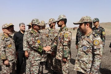 بازدید فرمانده ارشد نظامی از سایت پدافند هوایی فردوی قم
